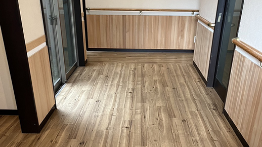 クロス　フローリング